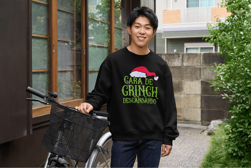 Cara De Grinch Descansando Sweater