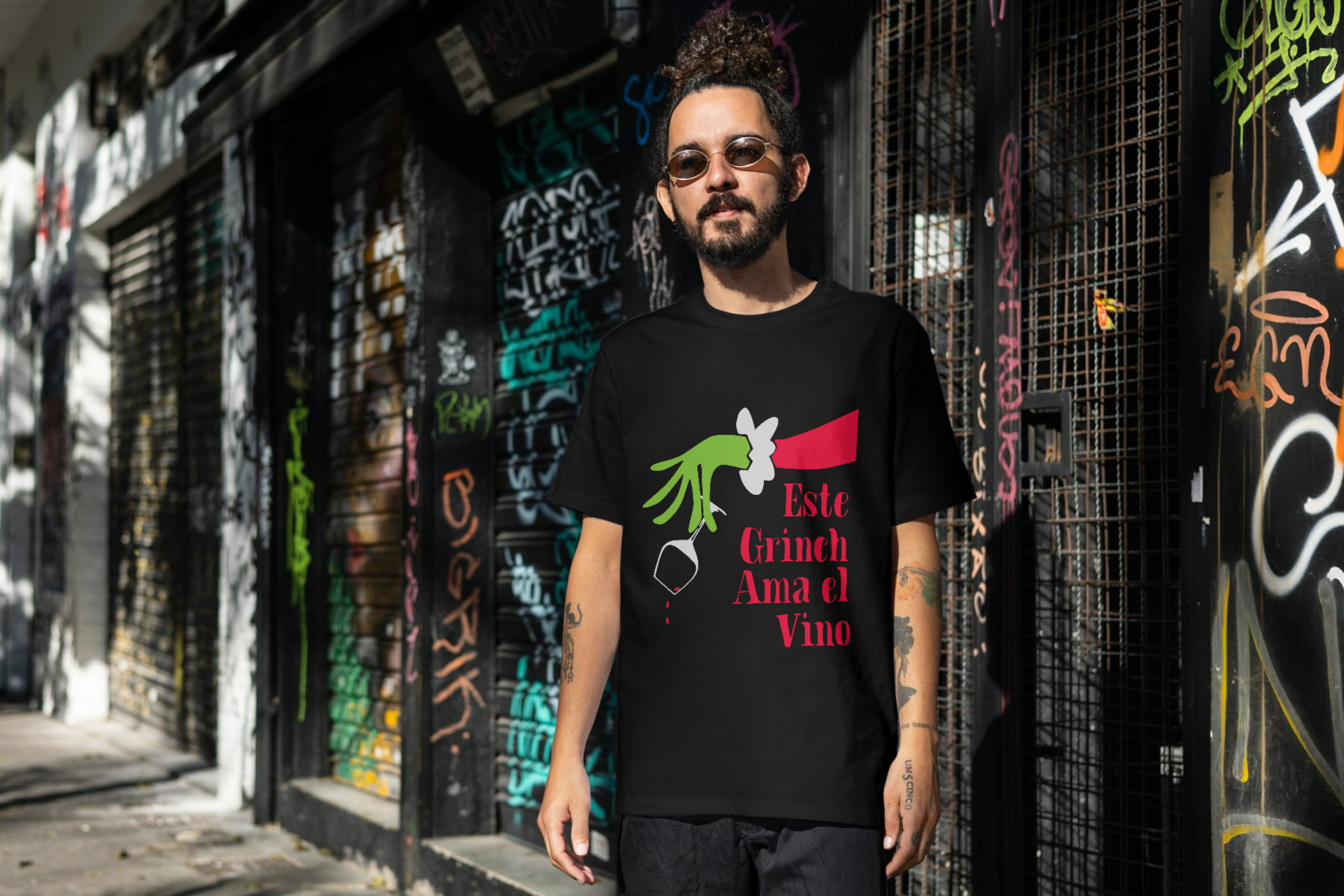 Este Grinch Ama El Vino T-Shirt
